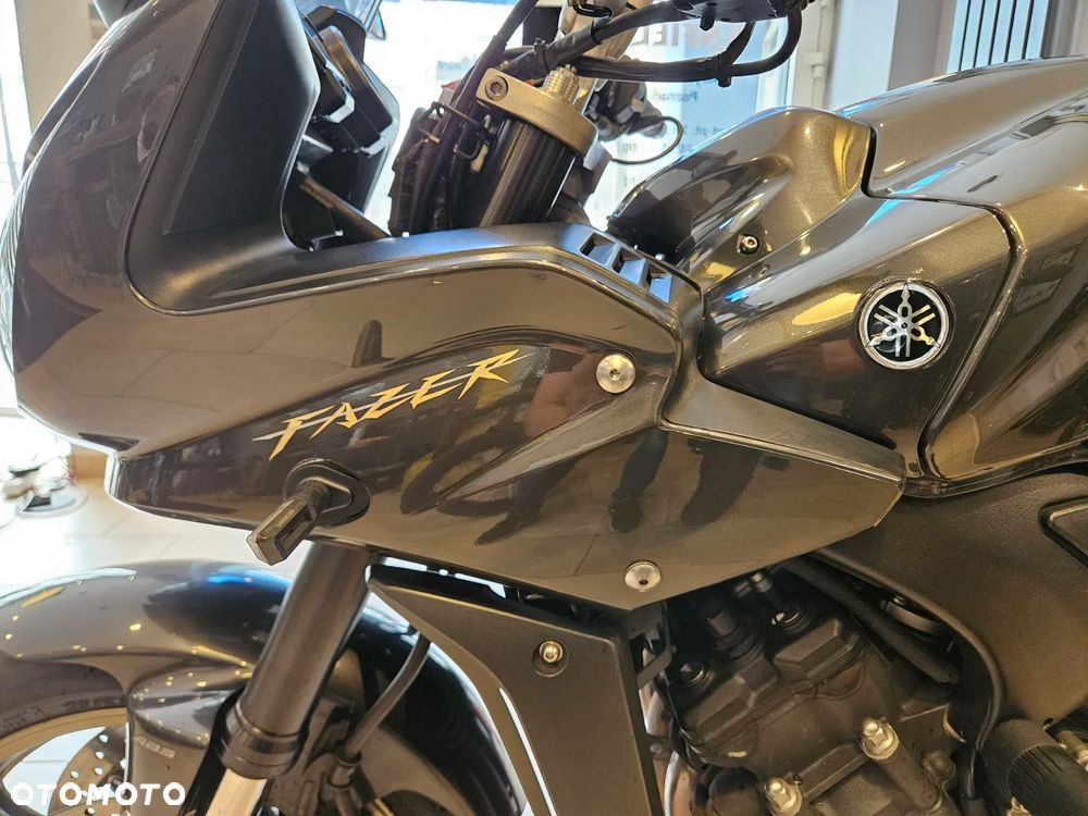 Yamaha FZ - 16