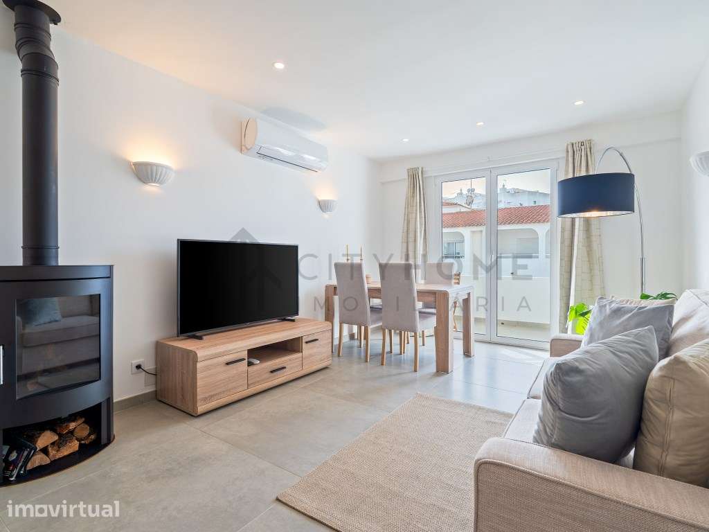 Apartamento T2 Remodelado com Rooftop em Carvoeiro - Grande imagem: 3/35