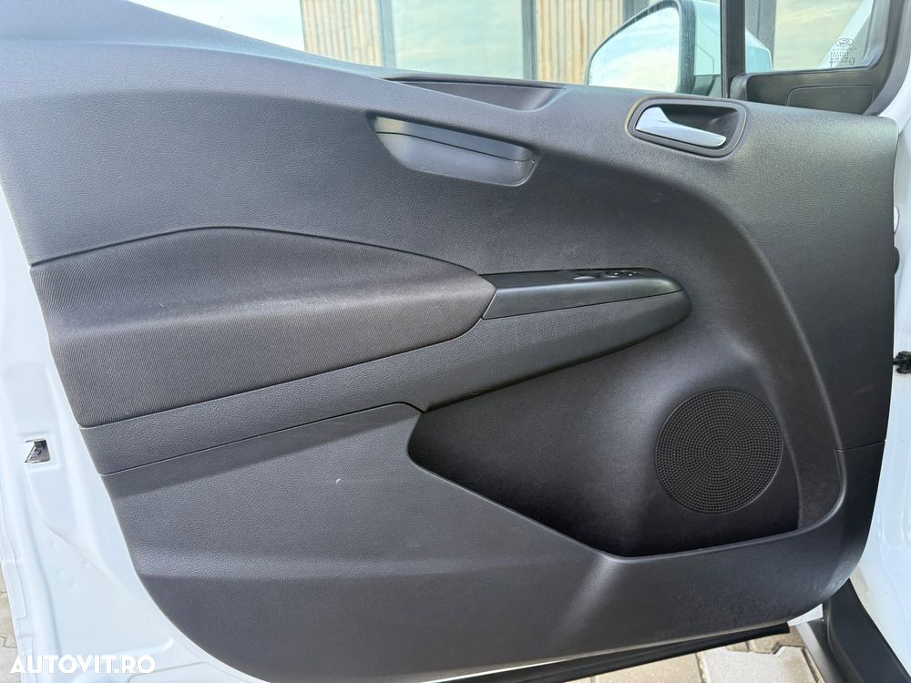 Ford TRANSIT-COURIER - 11