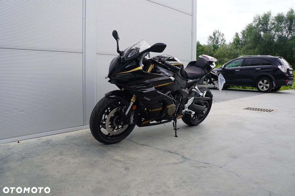 QJMOTOR SRK 800RR