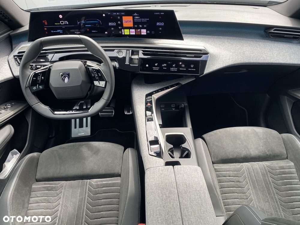 Peugeot E-5008 - 14