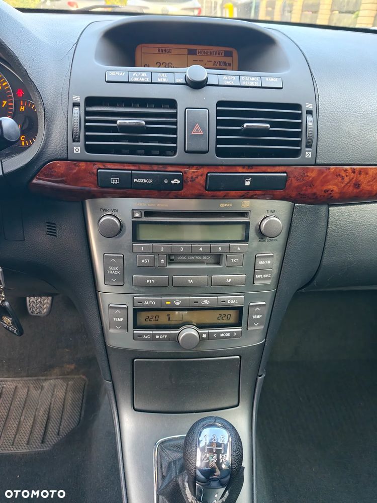 Toyota Avensis - 10