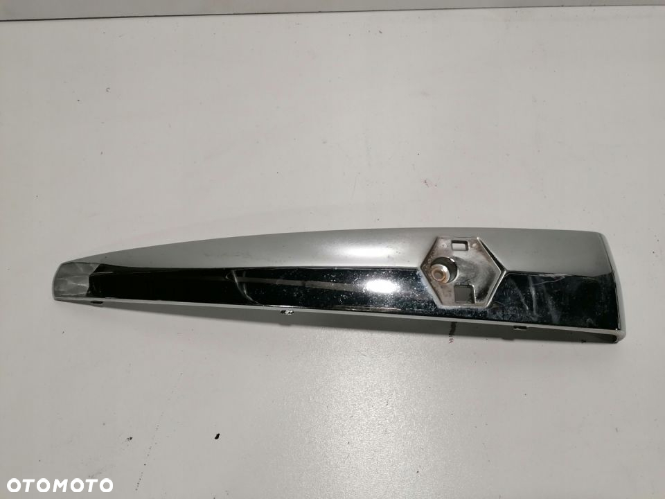Piaggio Beverly listwa owiewki nosek krawat 07-12 - 3