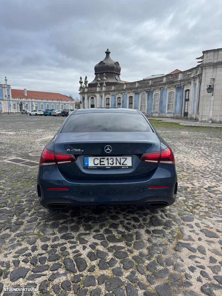 Mercedes-Benz A 250 Limousine e AMG Line - 4