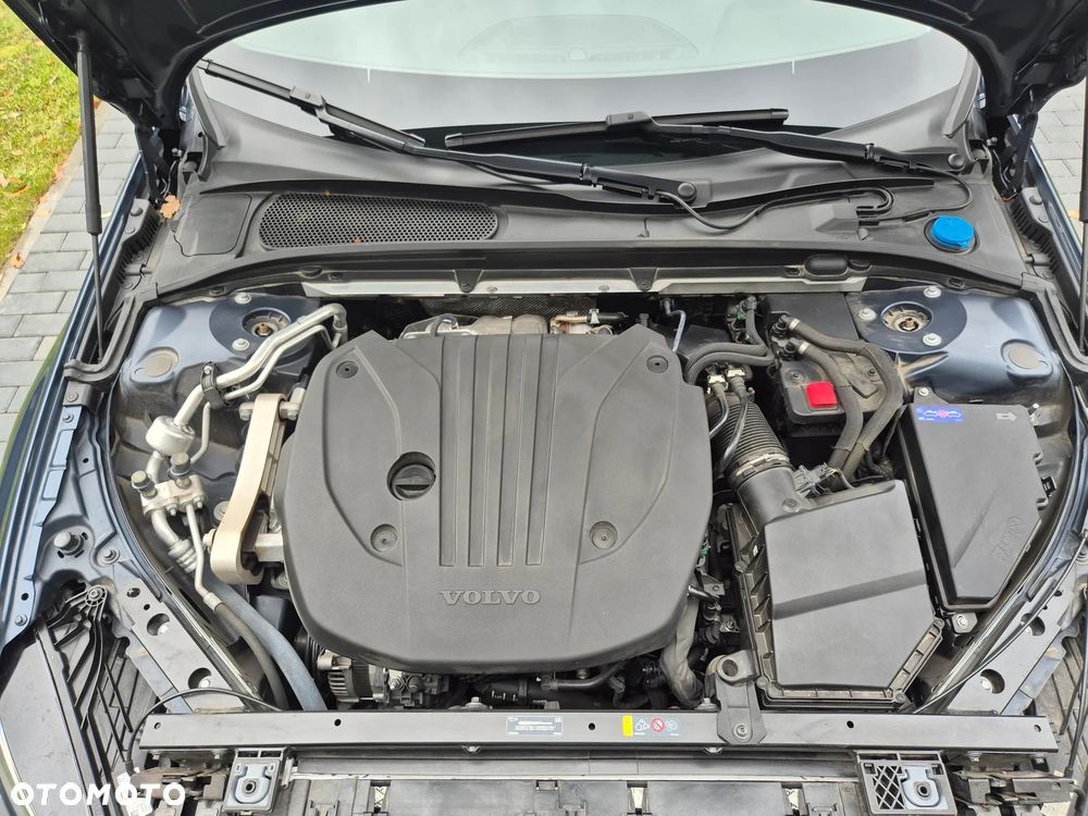 Volvo V60 B5 B AWD Plus Dark - 22