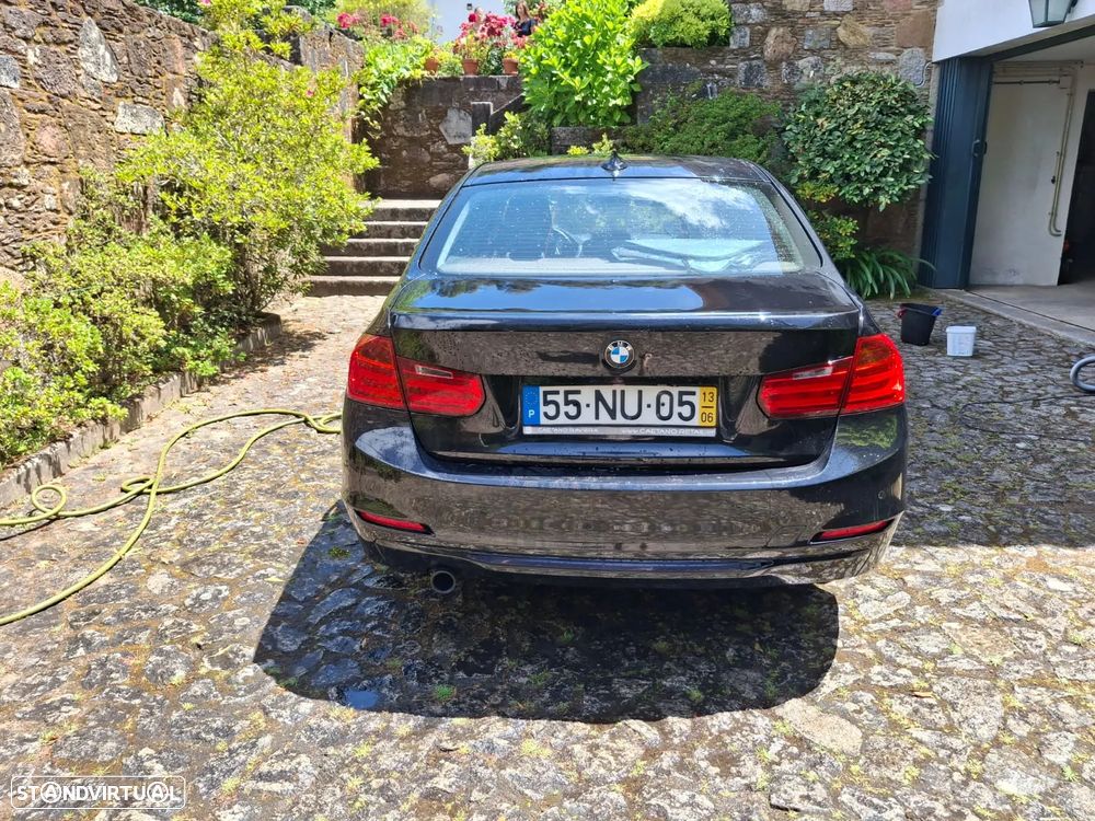 BMW 318 d Line Sport - 13