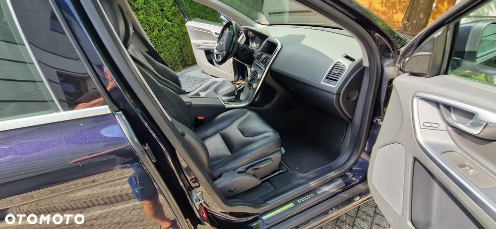 Volvo XC 60 D3 Drive-E Momentum - 10