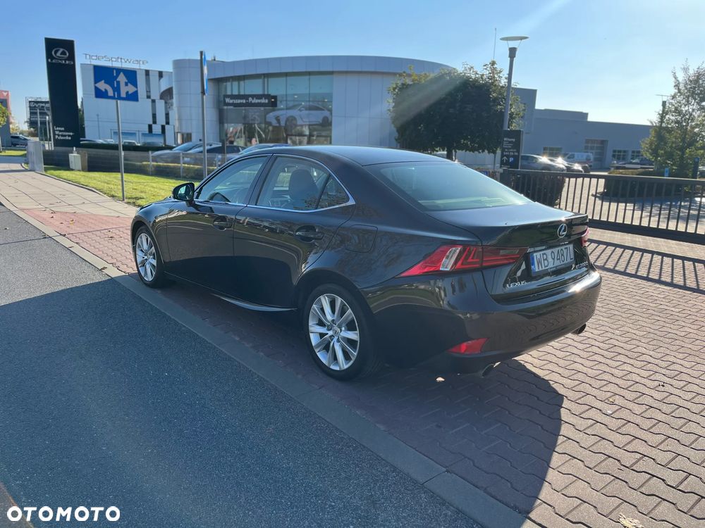 Lexus IS 200t Elite - 12