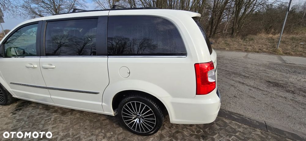 Chrysler Town & Country 3.6 Touring - 5