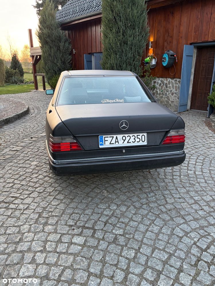 Mercedes-Benz W124 (1984-1993) - 2