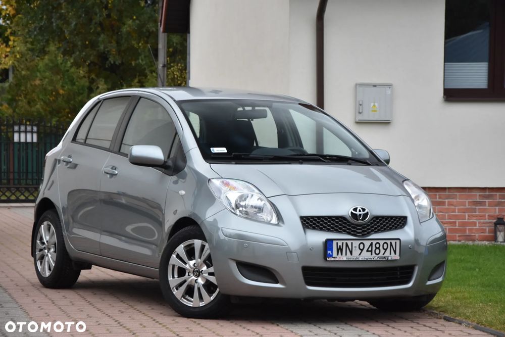 Toyota Yaris 2011 photo 2