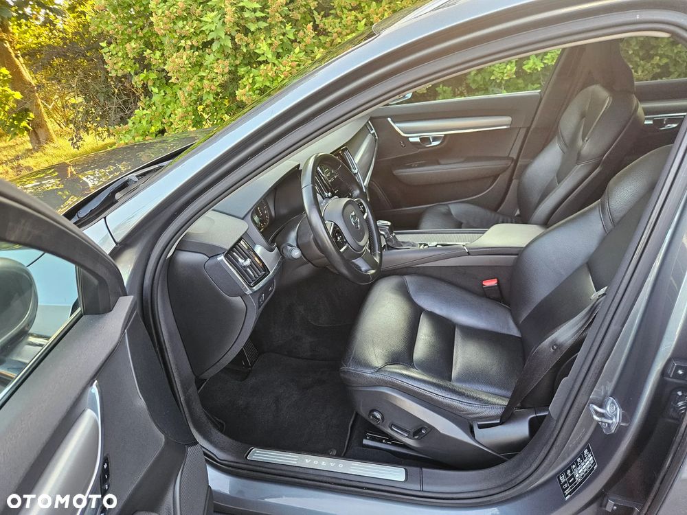 Volvo V90 D3 Geartronic Momentum Pro - 20