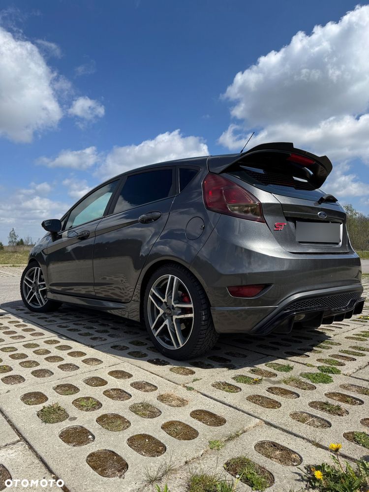 Ford Fiesta 1.6 EcoBoost ST - 8