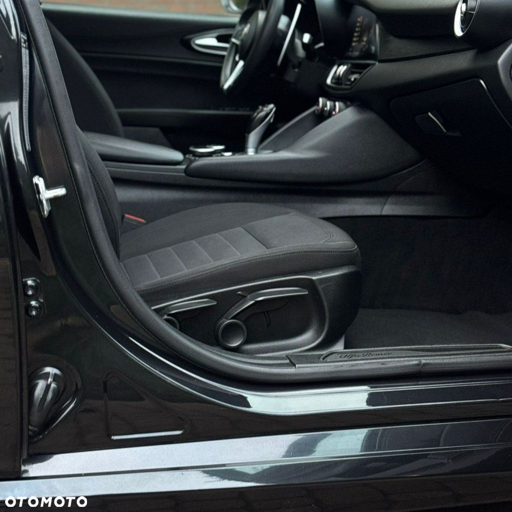 Alfa Romeo Giulia - 18