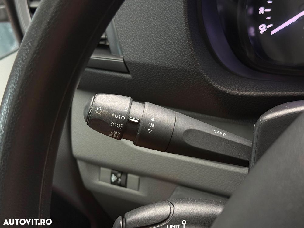 Opel Vivaro - 25