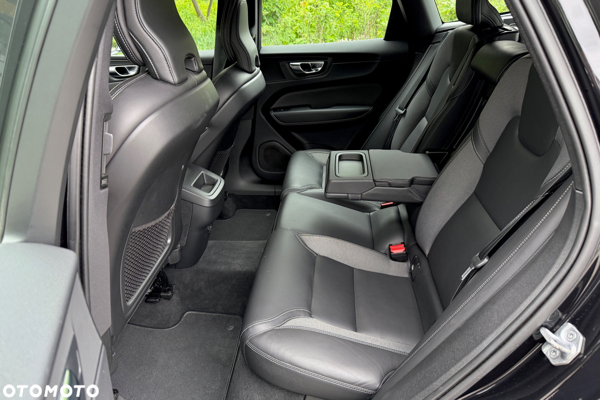 Volvo XC 60 D4 R-Design - 13