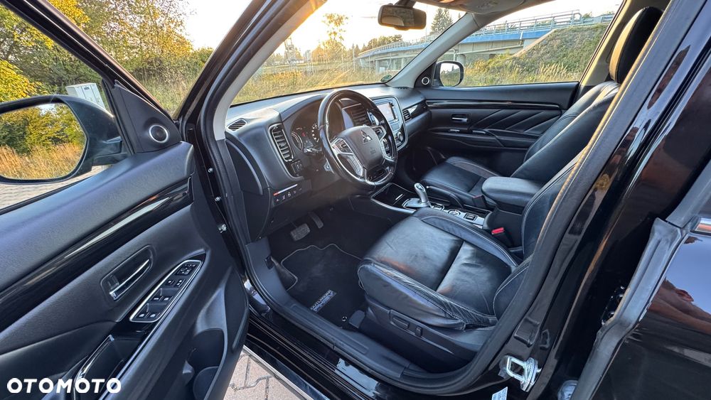 Mitsubishi Outlander 2.0 4WD Top - 19