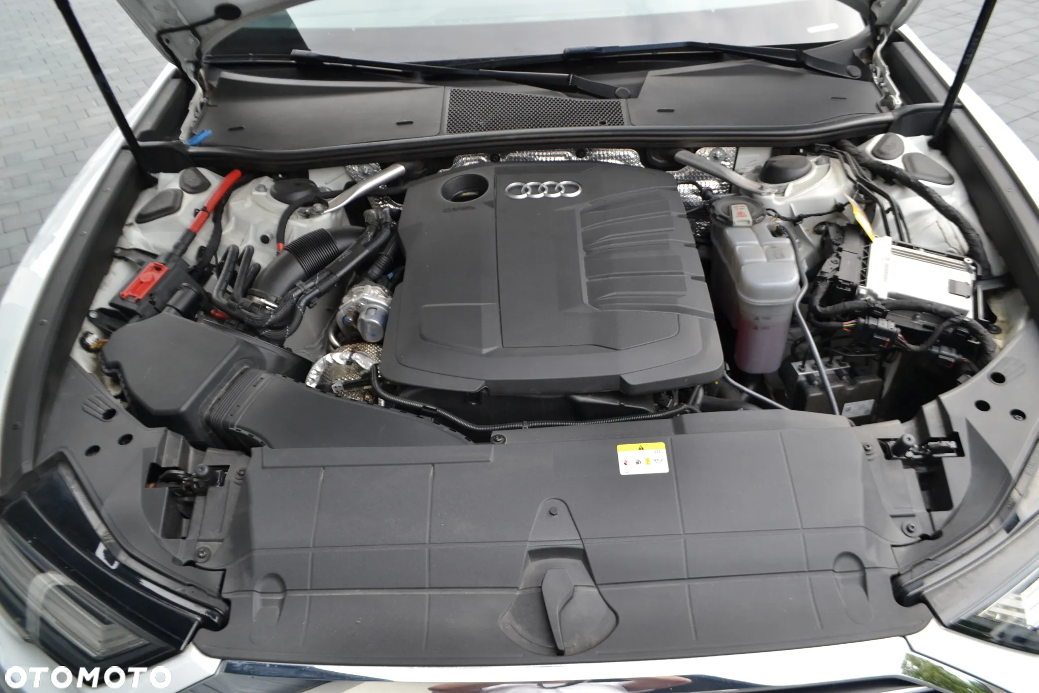 Audi A6 Avant 40 TDI quattro S tronic S line - 37