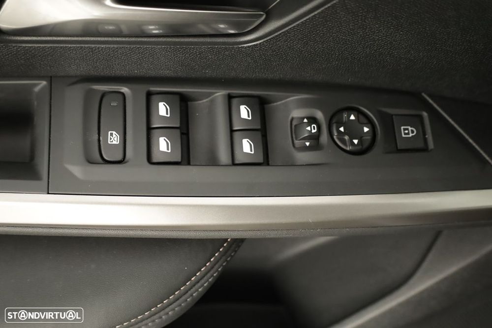 Peugeot 5008 1.2 Hybrid Allure e-DCS6 - 18