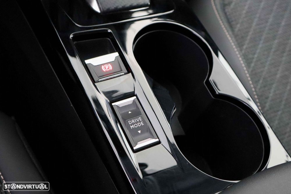 Peugeot 208 1.2 Hybrid Allure e-DCS6 - 42