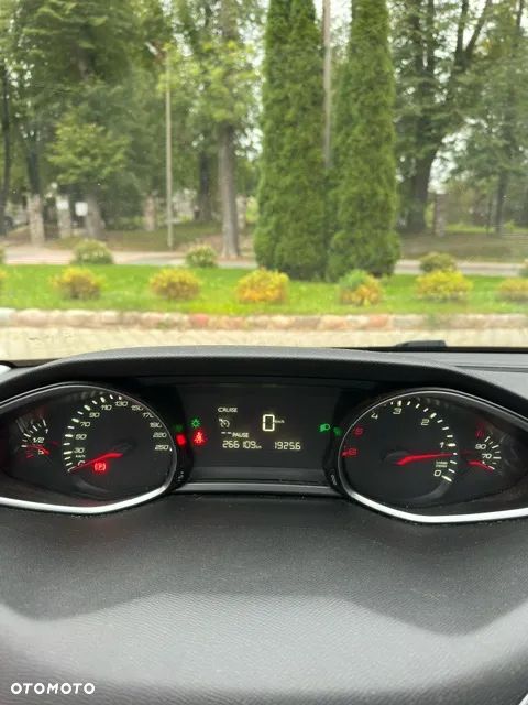 Peugeot 308 1.6 BlueHDi Allure S&S - 19