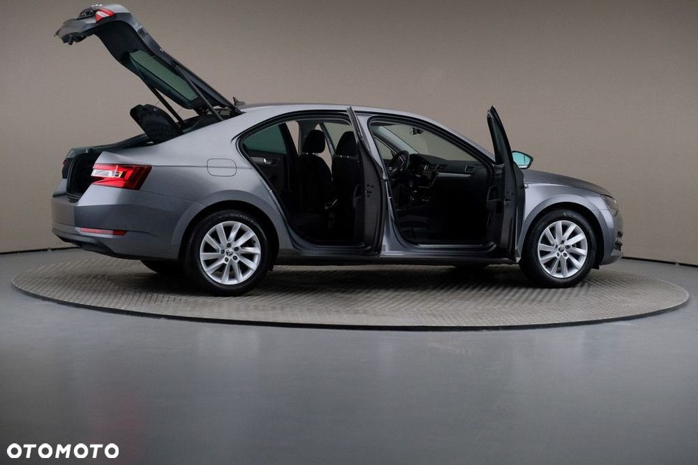 Skoda Superb 1.5 TSI Ambition DSG - 6