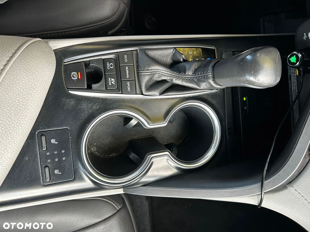 Toyota Camry Business Edition - 22