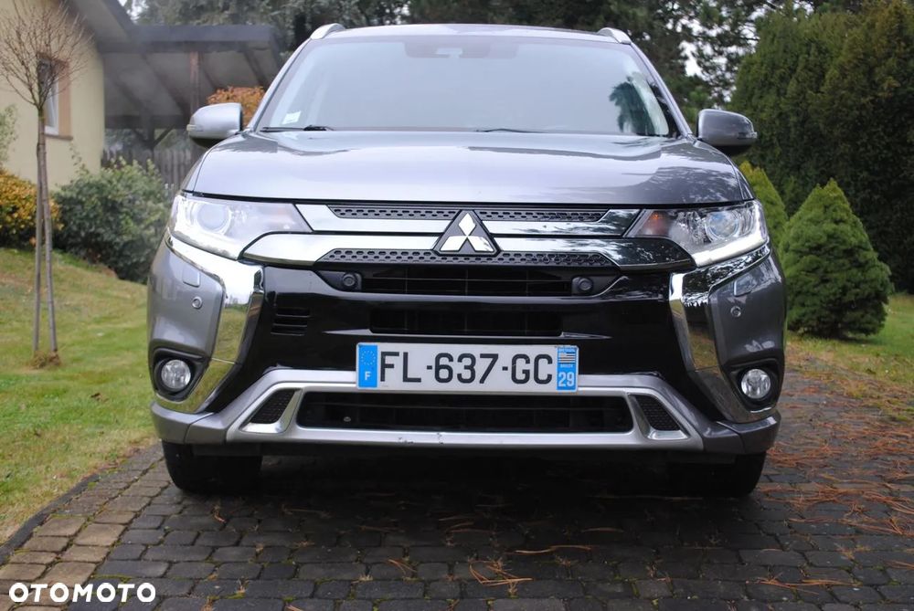 Mitsubishi Outlander - 9