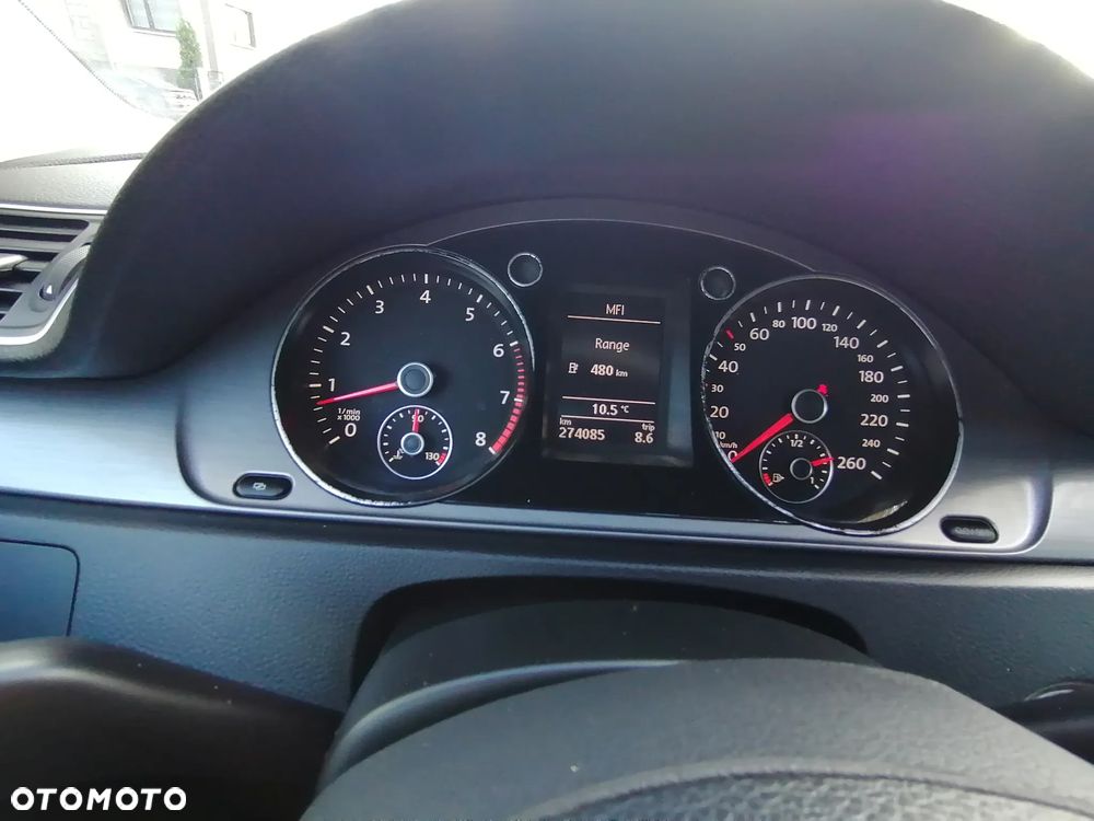 Volkswagen Passat 1.4 TSI BMT Comfortline - 36