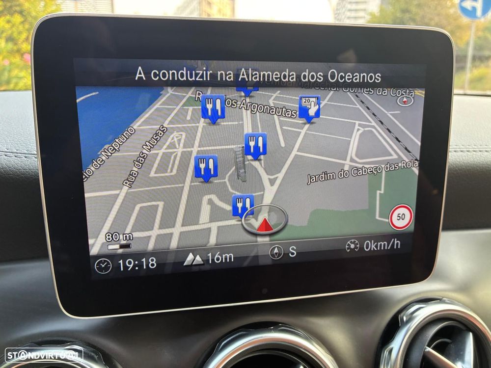 Mercedes-Benz GLA 250 4Matic 7G-DCT Style - 17