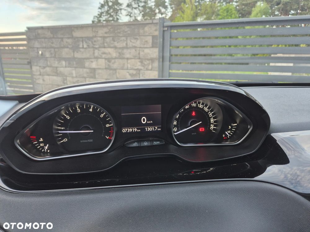 Peugeot 208 PureTech 82 Allure - 18