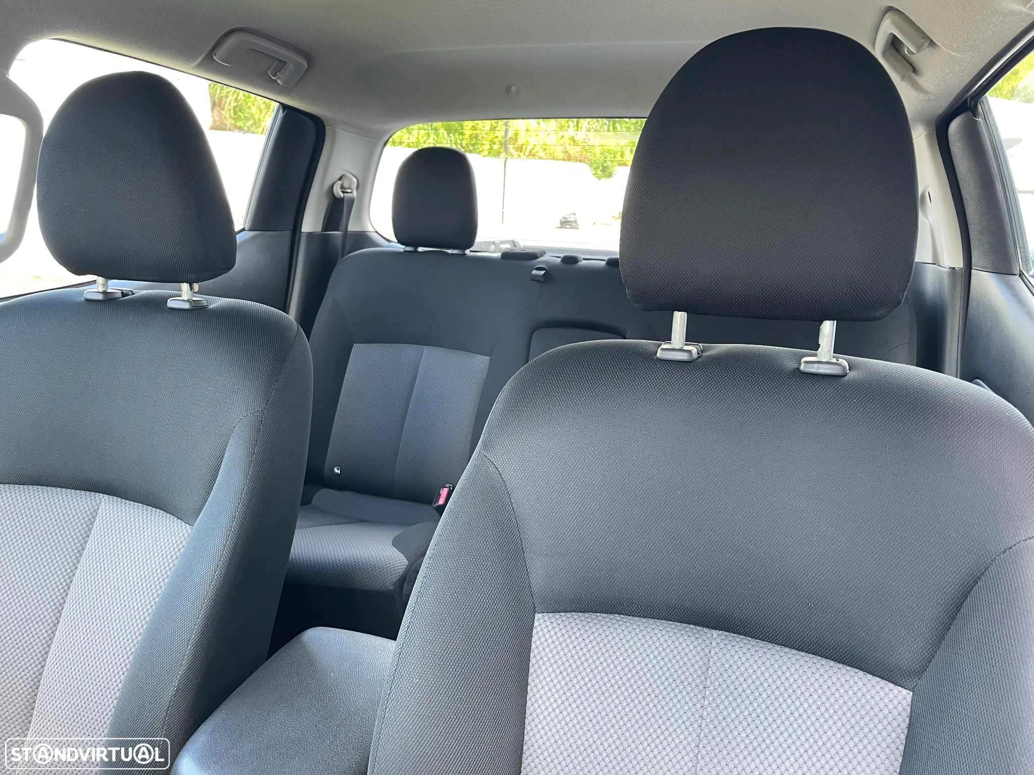 Mitsubishi L200 2.3 DI-D CD Invite 4WD - 8