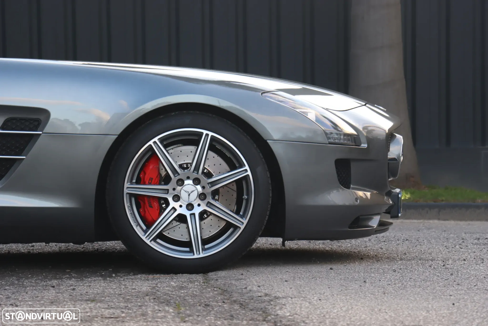 Mercedes-Benz SLS 63 AMG Standard - 17
