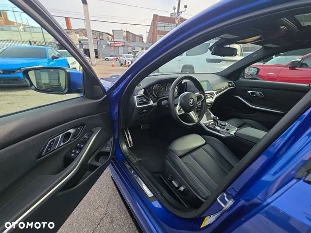BMW Seria 3 330i xDrive M Sport - 5