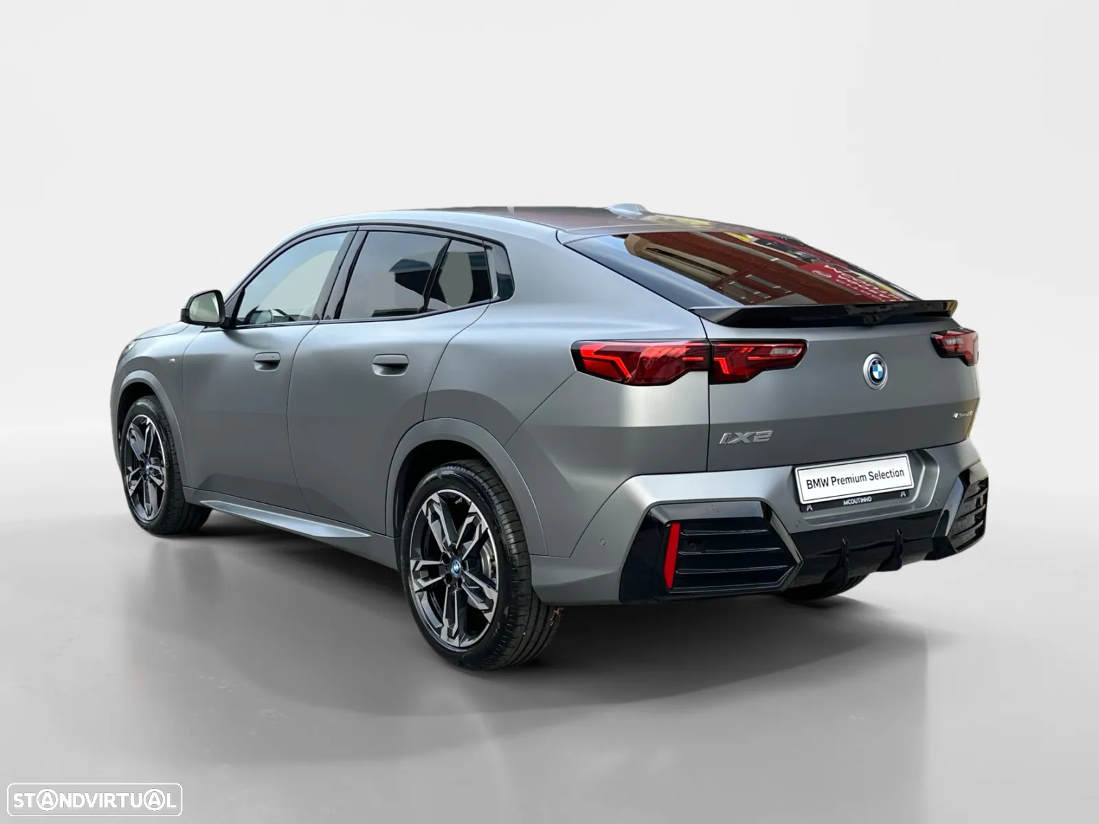 BMW iX2 eDrive20 Pack Desportivo M - 4