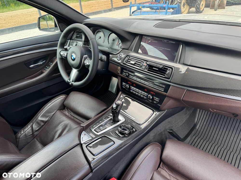 BMW Seria 5 M550d xDrive - 32