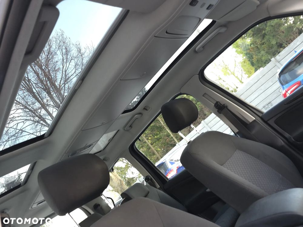 Ford Galaxy 2.0 Ghia - 15