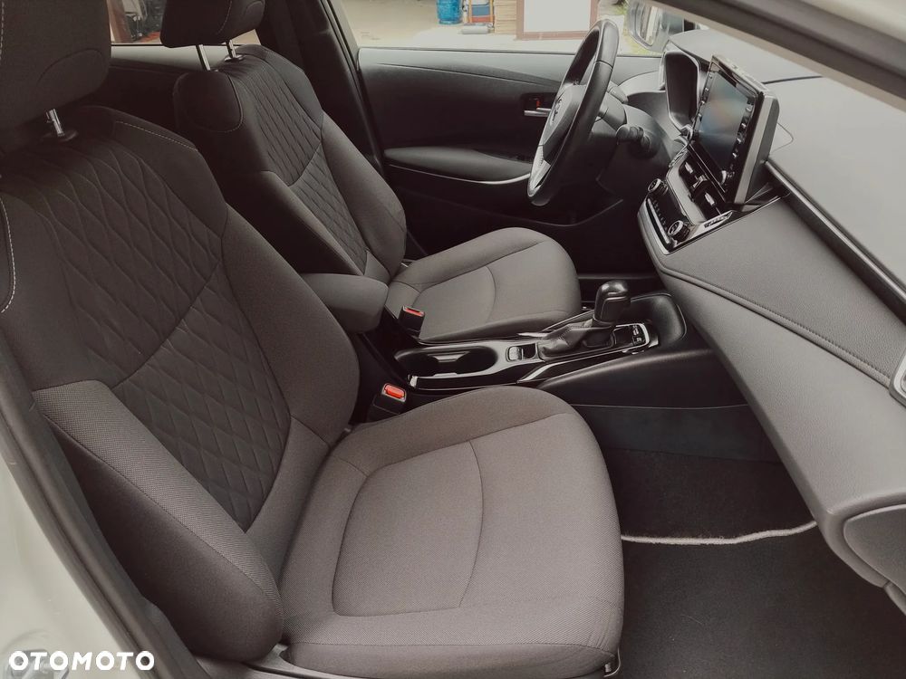 Toyota Corolla - 13