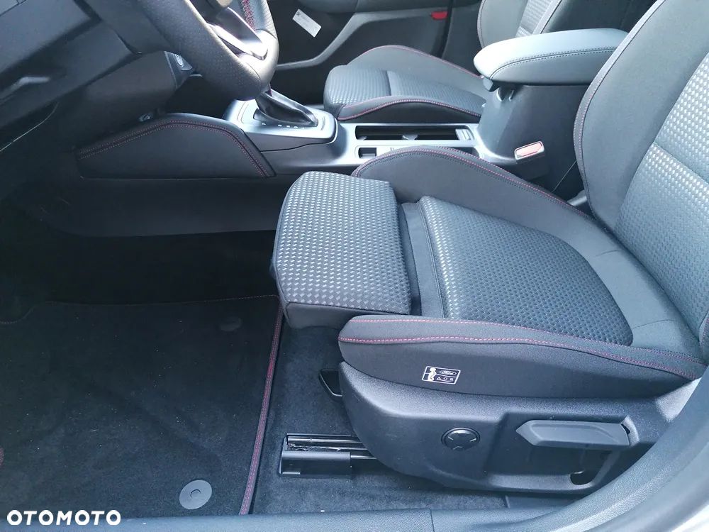 Ford Focus 1.0 EcoBoost mHEV ST-Line X - 26