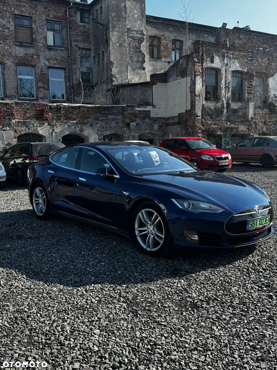 Tesla Model S Standard - 1
