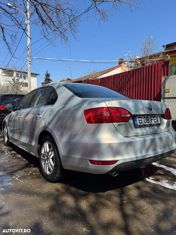 Volkswagen Jetta 1.6 TDI DPF Comfortline - 4
