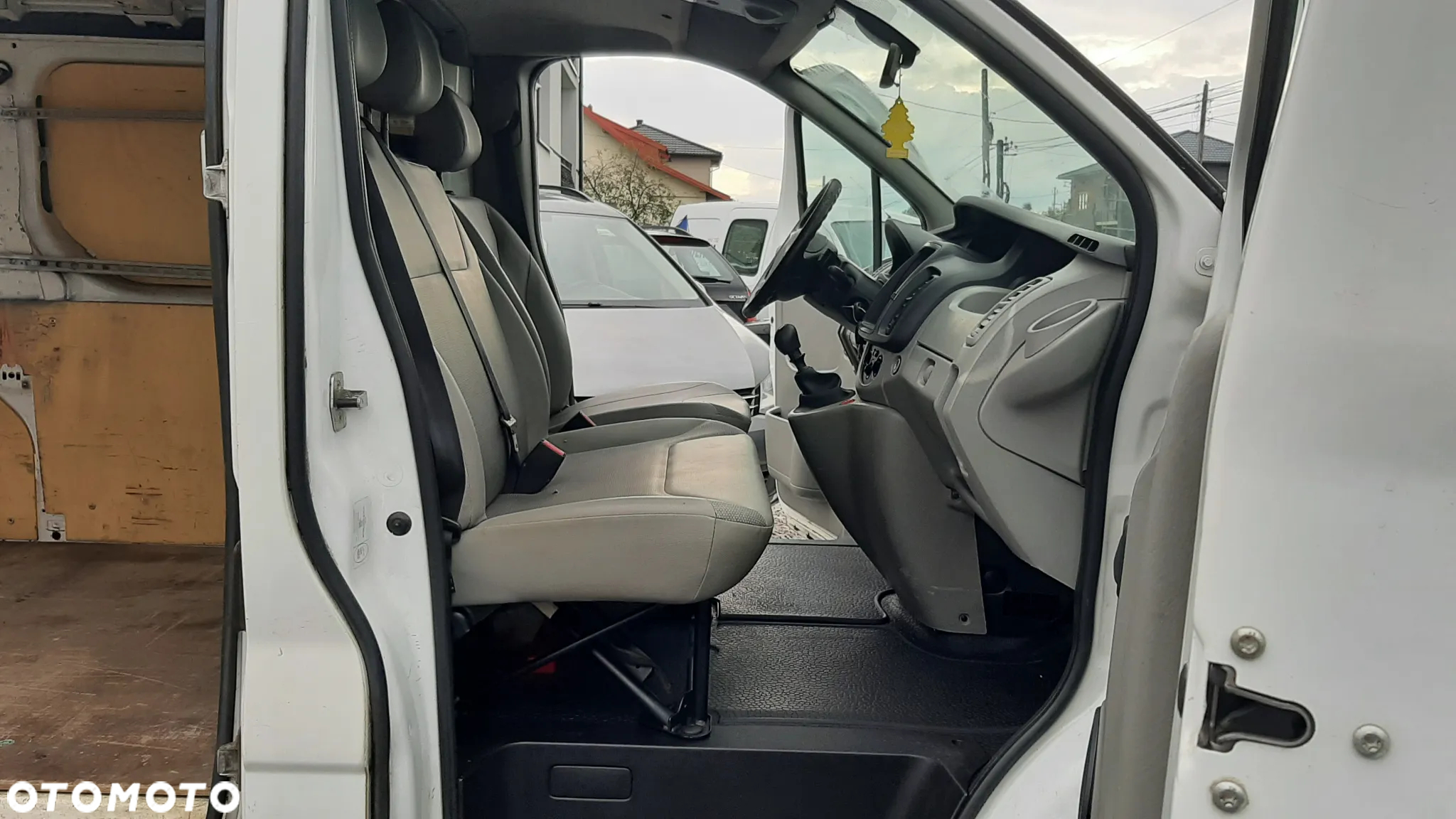 Renault Trafic - 12