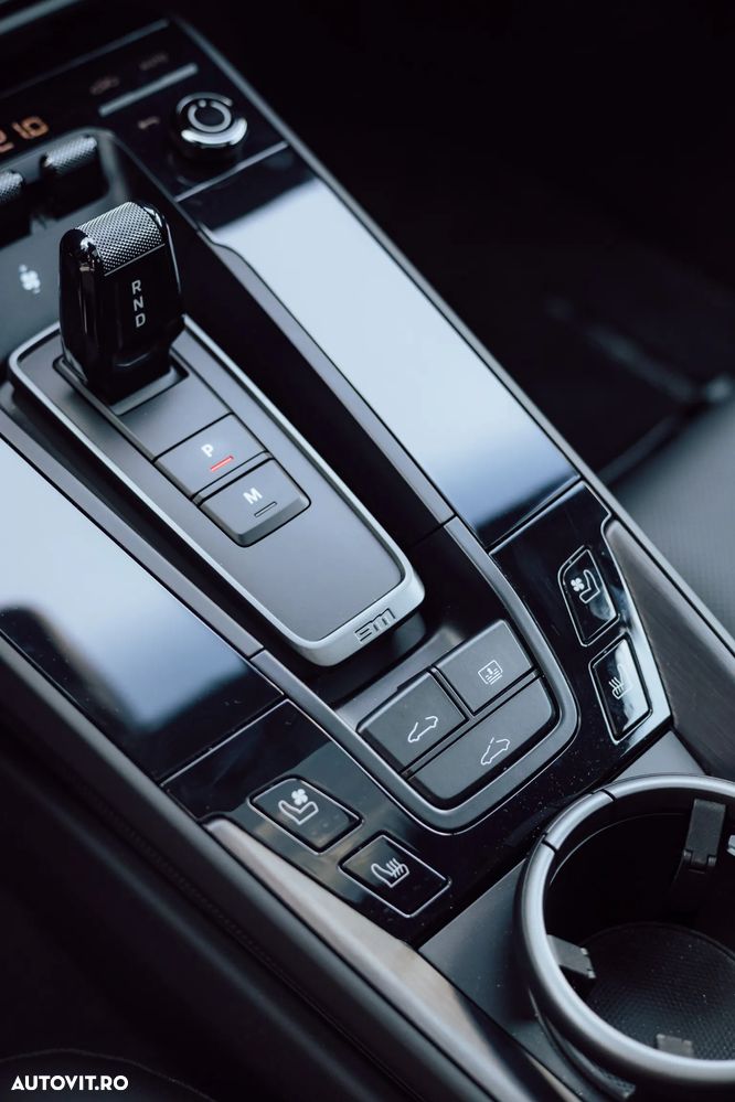 Porsche 911 Carrera 4 GTS PDK - 22