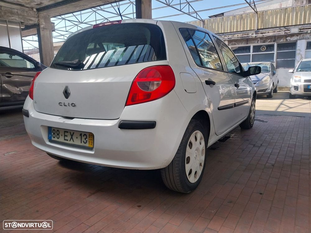 Renault Clio 1.5 dCi Confort - 11