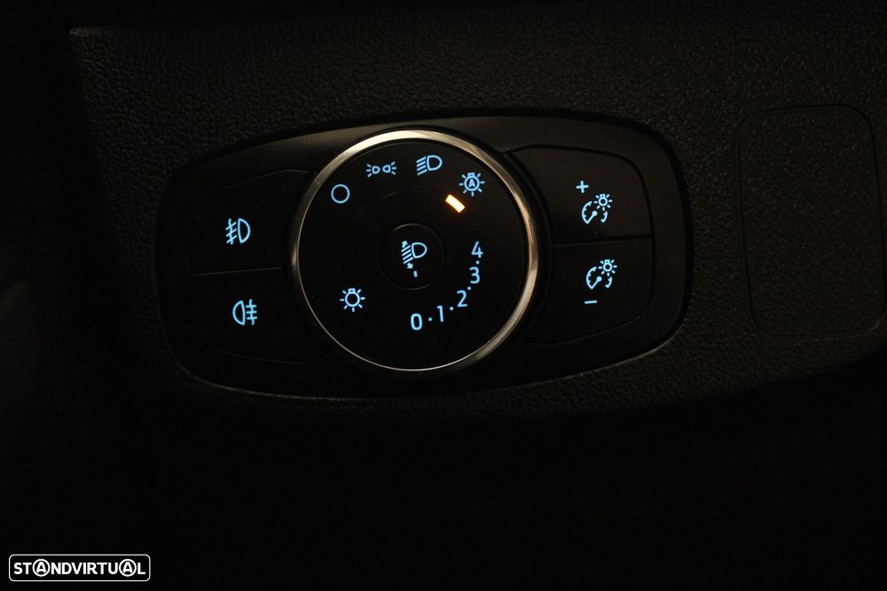 Ford Focus 1.0 EcoBoost MHEV Connected Design — fotografia 11