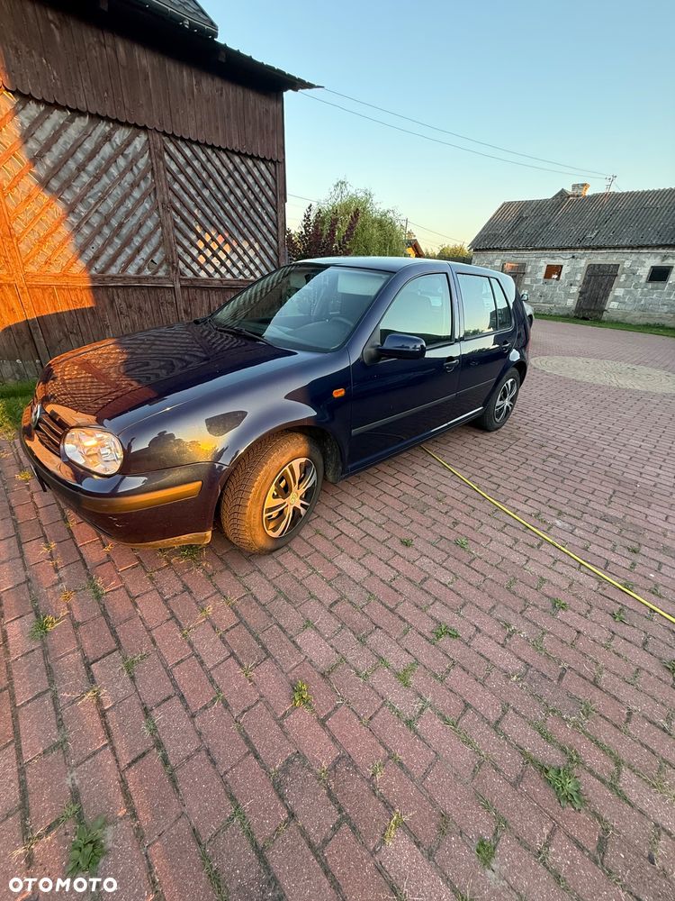 Volkswagen Golf 1.6 Basis - 3