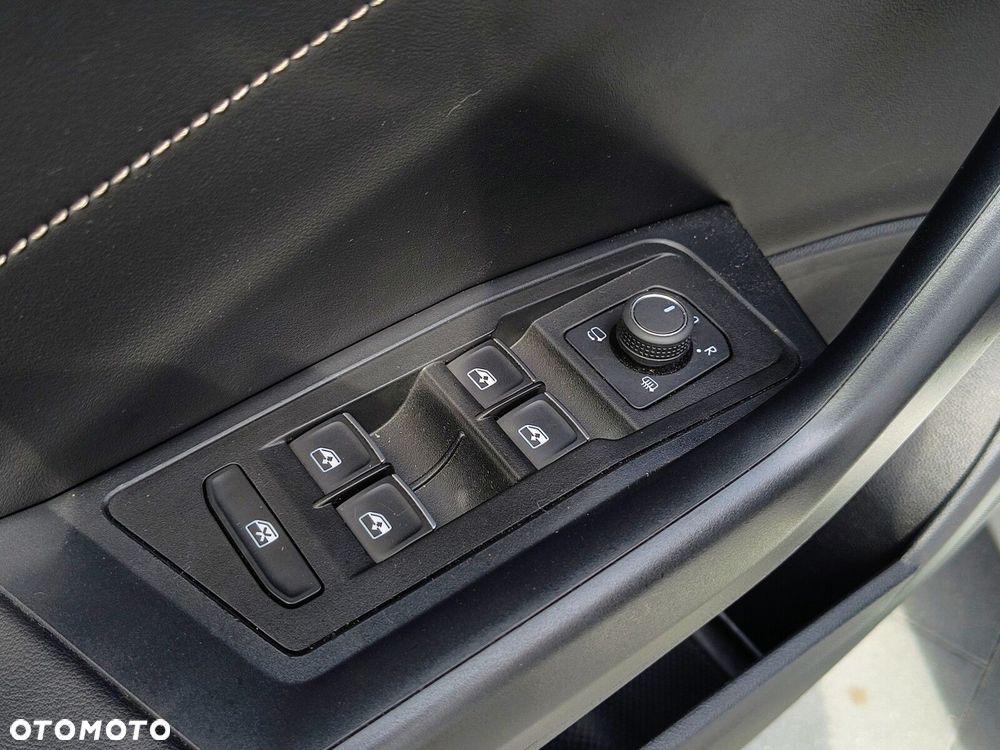 Volkswagen T-Roc 1.5 TSI R-Line DSG - 28