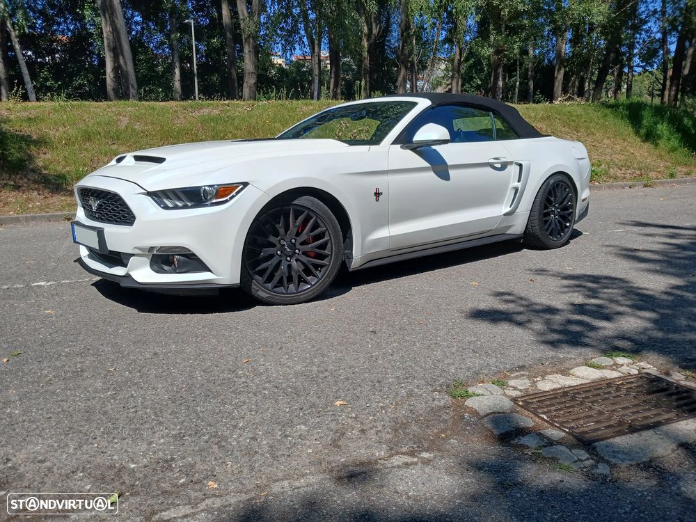 Ford Mustang 2.3i EcoBoost — fotografia 14