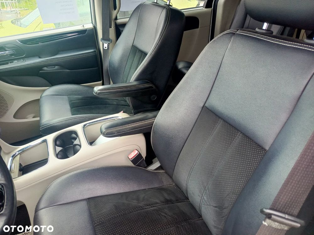 Dodge Grand Caravan - 5