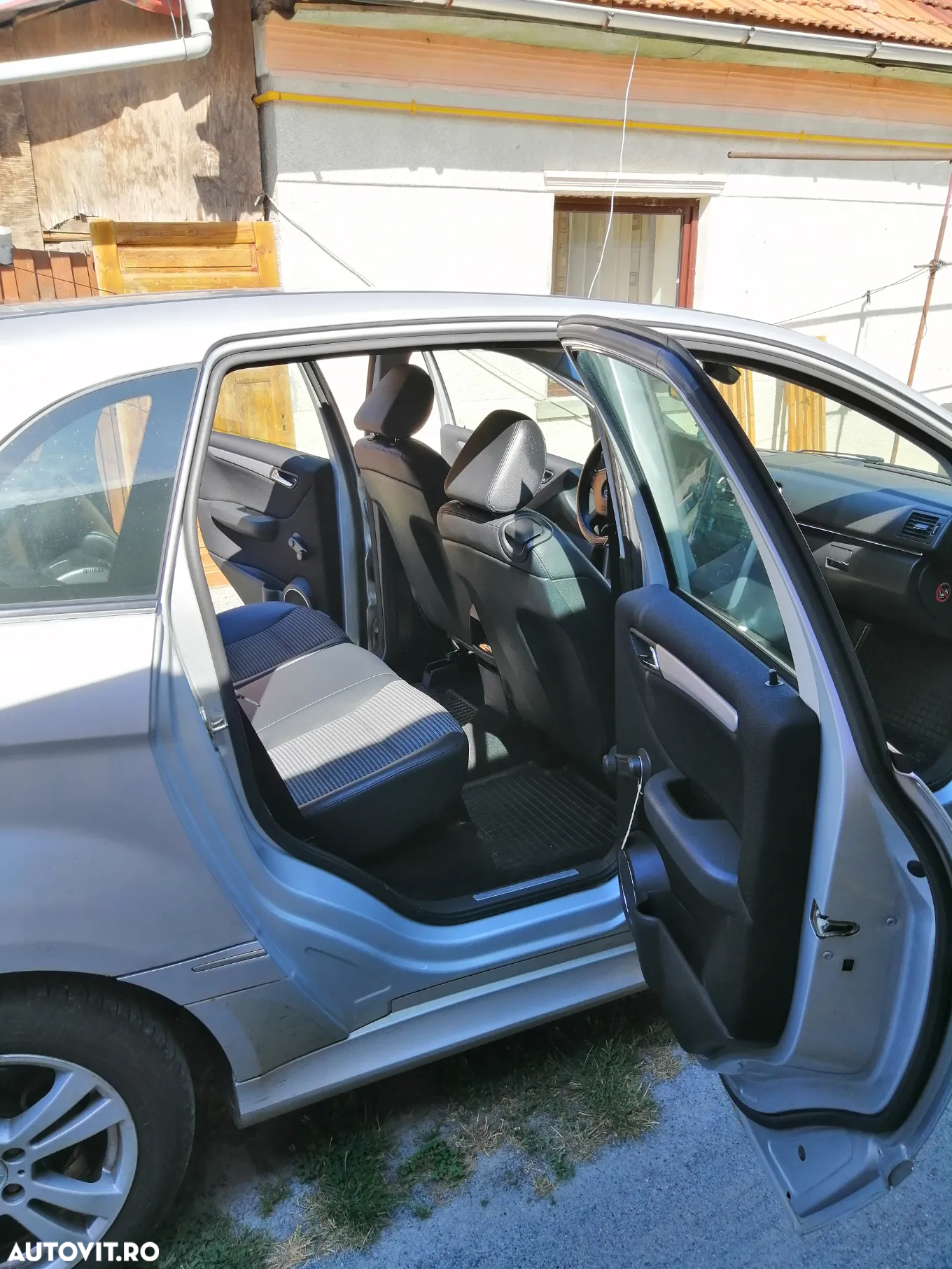 Mercedes-Benz B 180 CDI - 8
